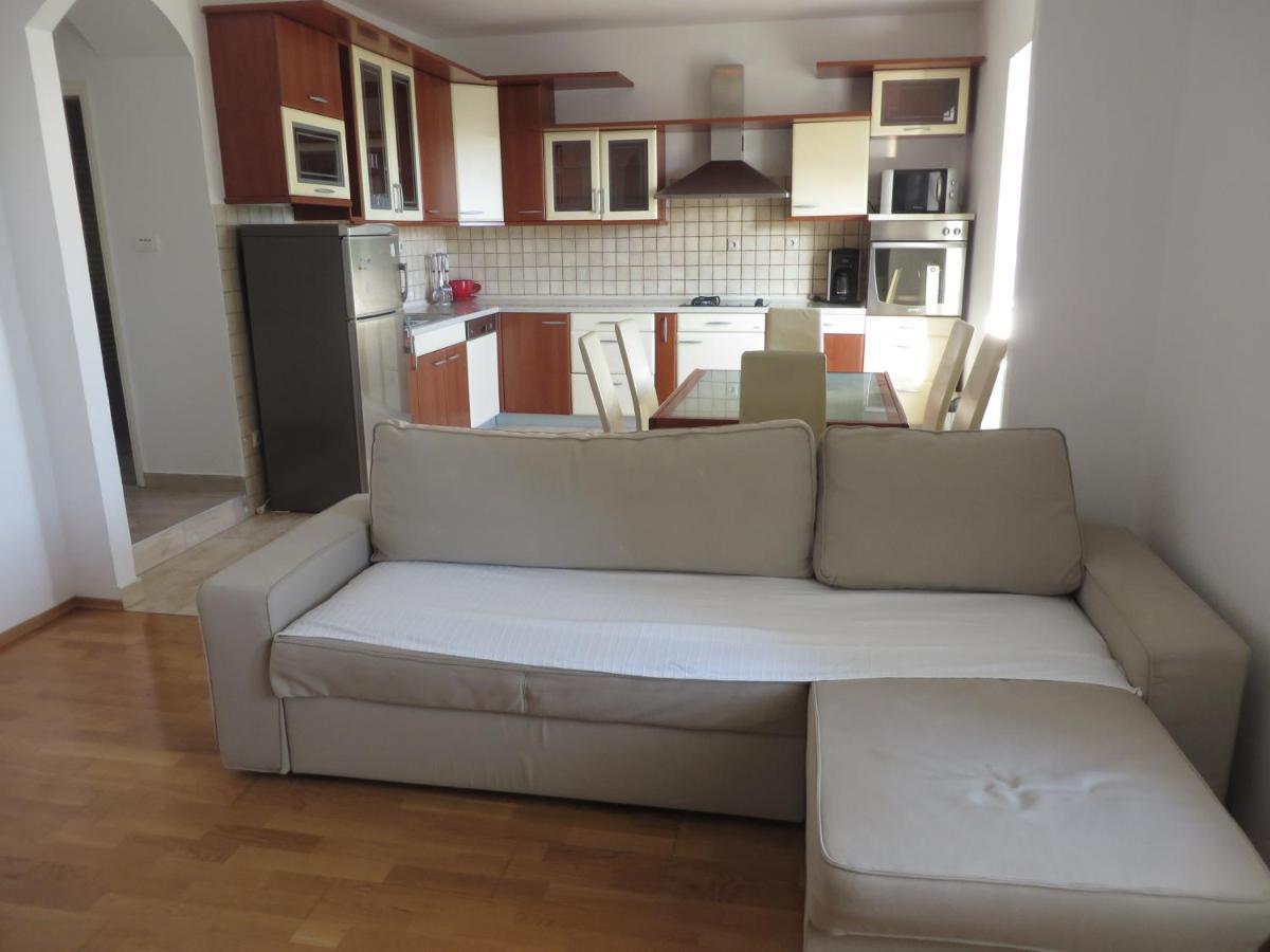 Apartments Tonka Pakoštane Buitenkant foto