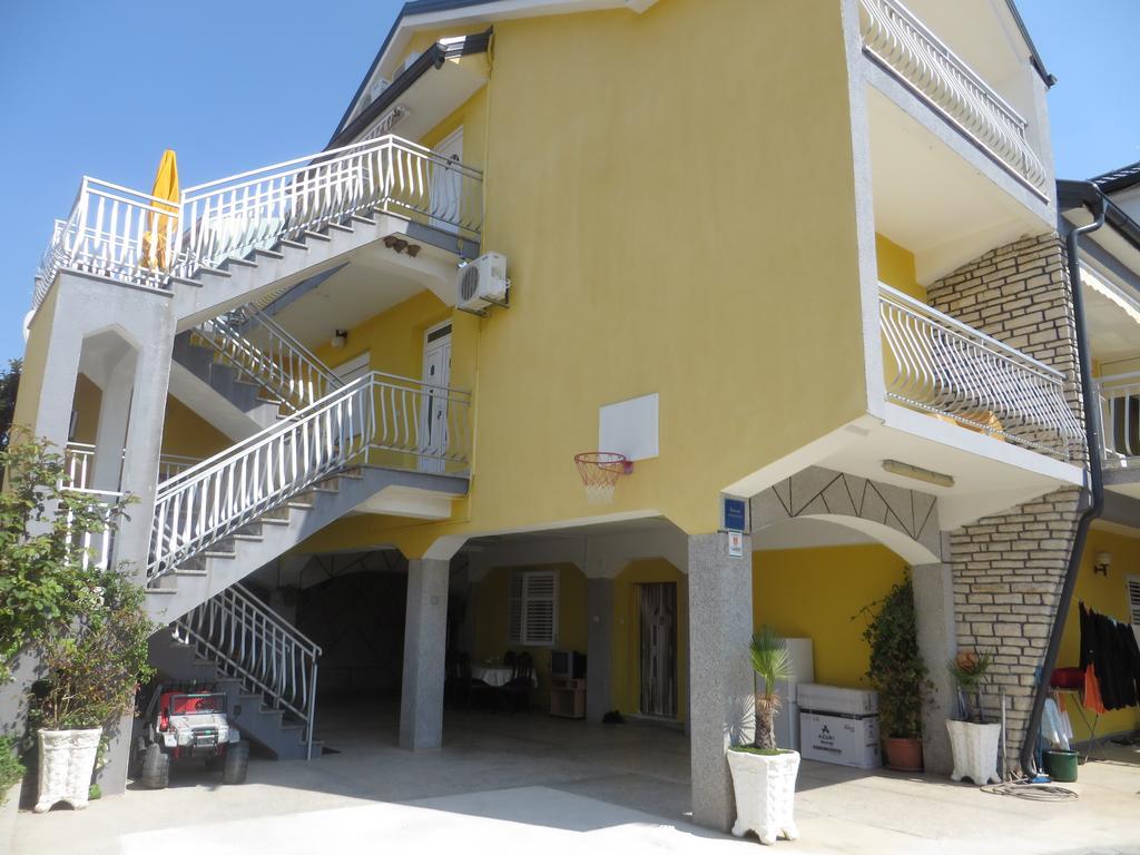 Apartments Tonka Pakoštane Buitenkant foto