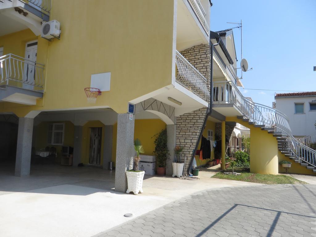 Apartments Tonka Pakoštane Buitenkant foto