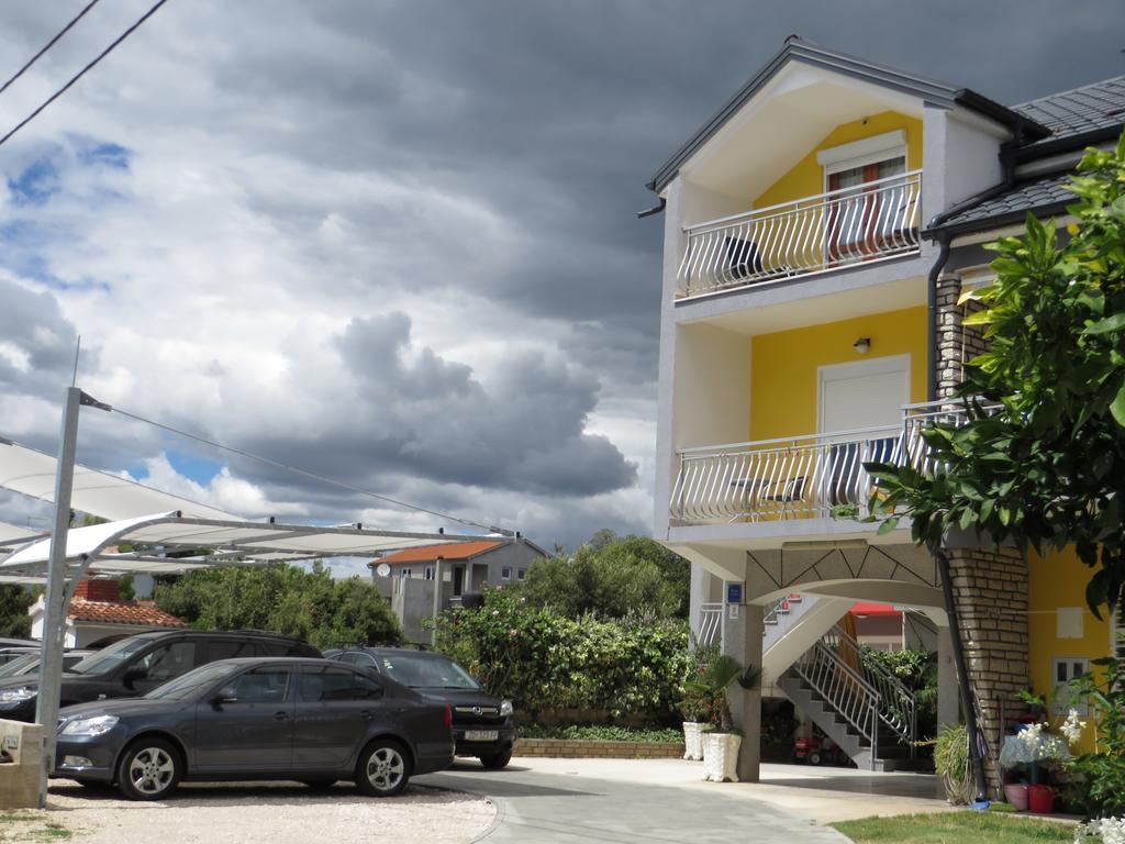 Apartments Tonka Pakoštane Buitenkant foto